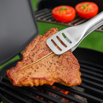 Grillzange aus Edelstahl – Hitzebeständiges Grillbesteck mit Schlitzgriffen